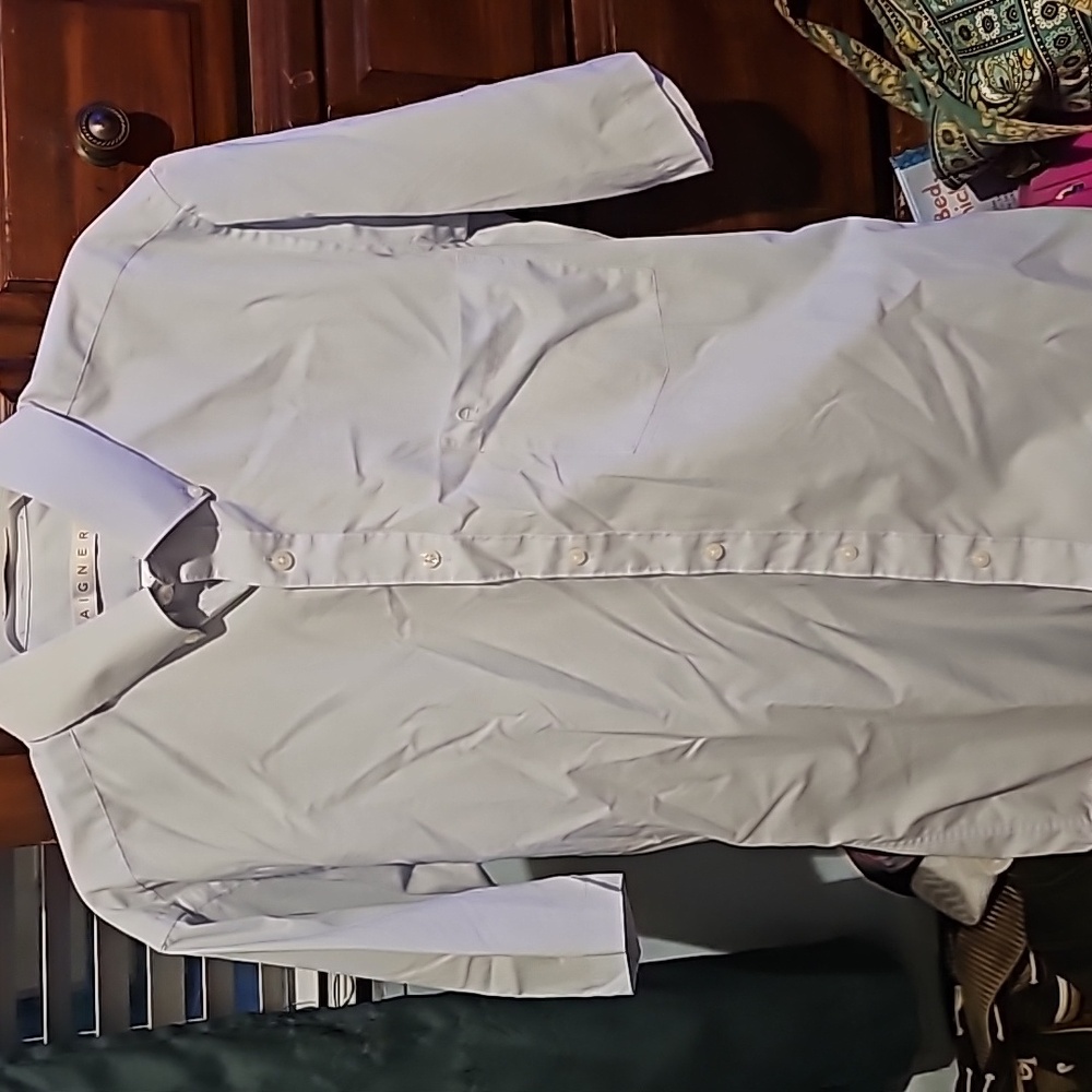 !!.      Mens 15 1/2 Light Blue  Dress Shirt.  S4